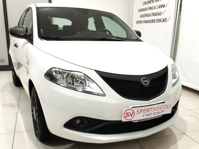 Lancia Ypsilon 1.2 69 CV 5 porte Unyca